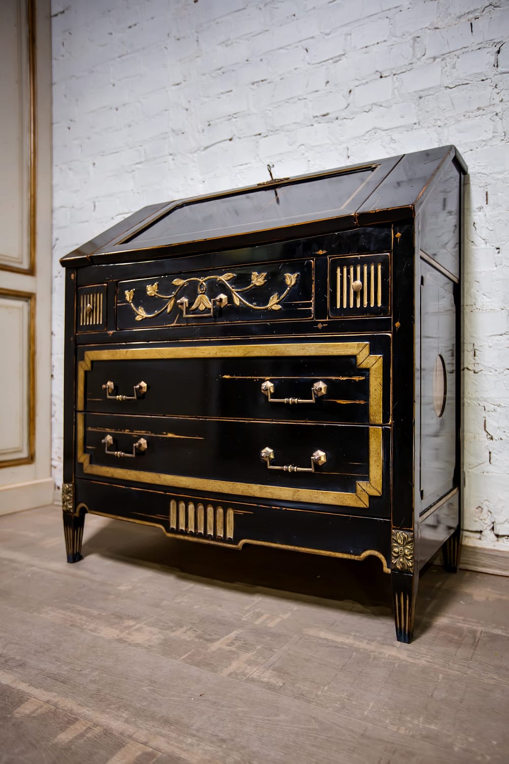meubles anciens - commode dans le style de Louis 16