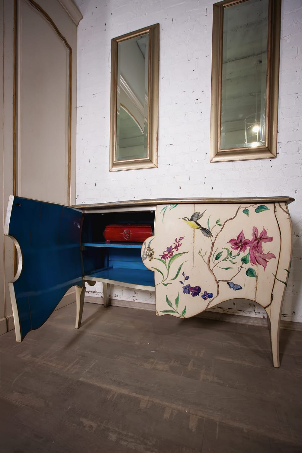 Wooden Louis XV style sideboard with painting