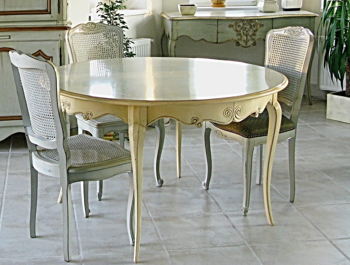 acheter une table en bois dans la salle à manger pour les antiquités